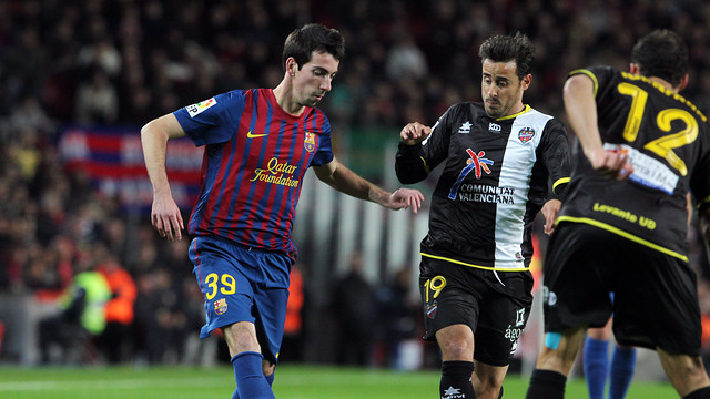 Cuenca playing against LEVANTE UD in the first half of the season / PHOTO: MIGUEL RUIZ - FCB 