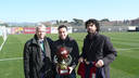 Xavi with his award 