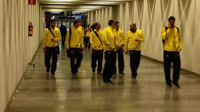 L'equip, en la seva arribada a l'aeroport de Palma de Mallorca (Foto: FCB)