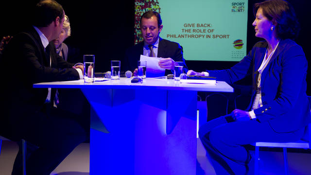 Sandro Rosell y Consuelo Crespo en el Global Sports Forum. FOTO: LEX CAPARRS / FCB