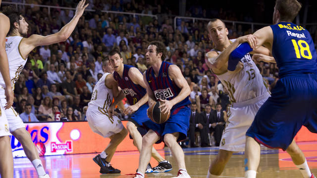 Barça Regal, in the second match of the series / PHOTO: ÀLEX CAPARRÓS
