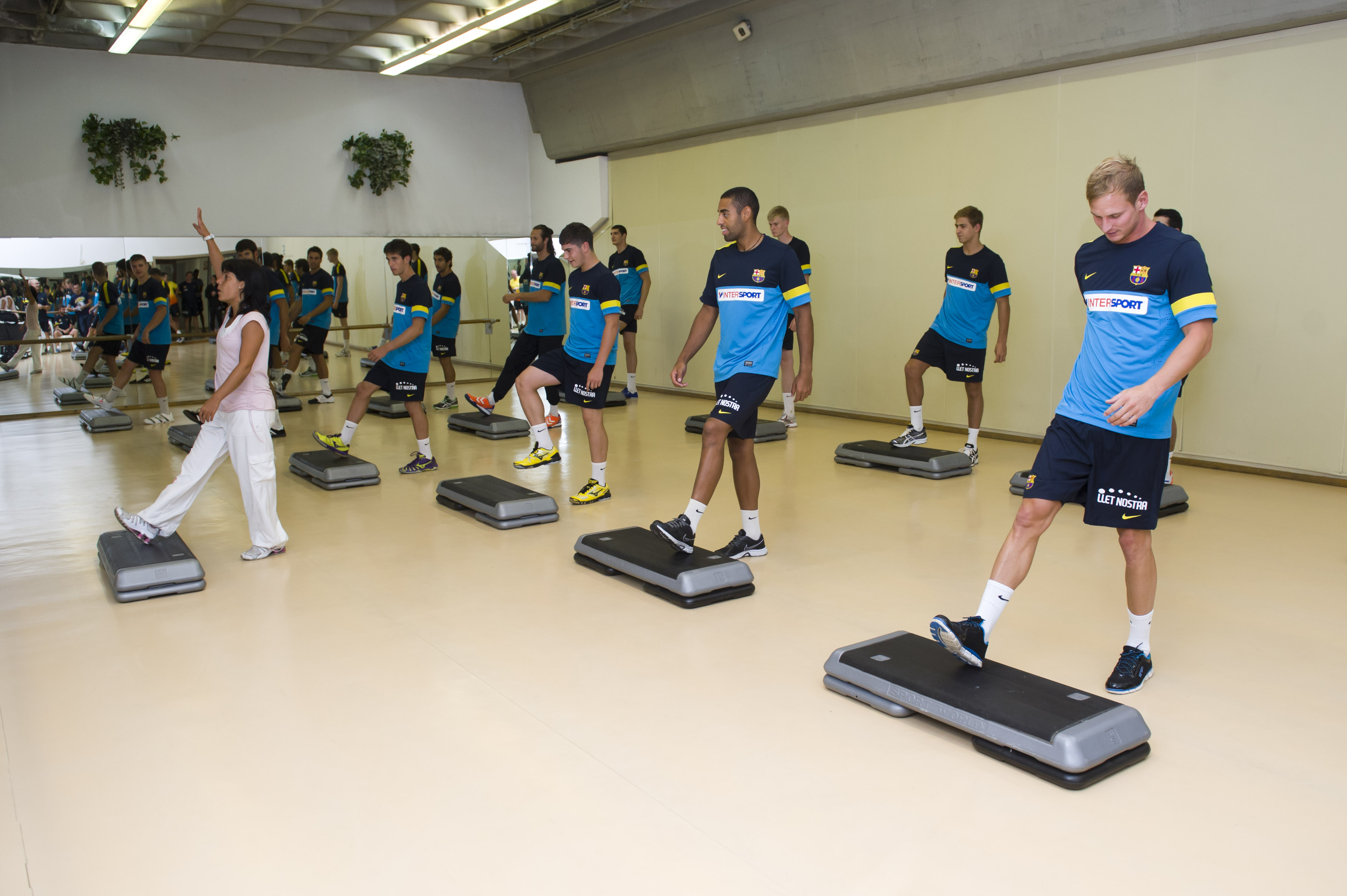 Effects Of A Strength Training Program For Shoulder Complaint Who Is Going To Invest In Research Activities On Handball Performance Which Country Will Be Able Identify Marginal Gains Produce Better Players