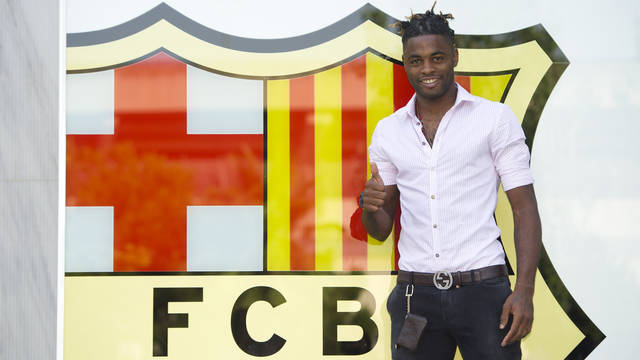2012-08-20_LLEGADA_ALEX_SONG_001.v1345449562.jpg
