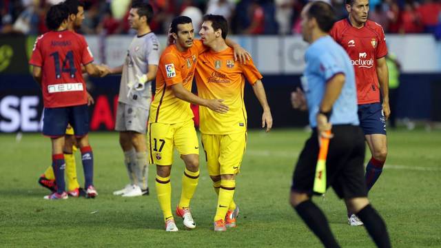 Pedro and Messi during the match agianst Osasuna / PHOTO: MIGUEL RUIZ - FCB
