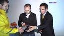 Iniesta firma las botas de la final del Mundial al Museo