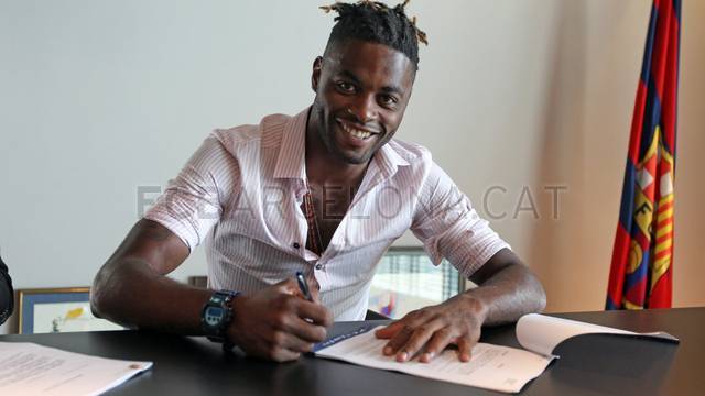 The first days of Alexander Song at Barca