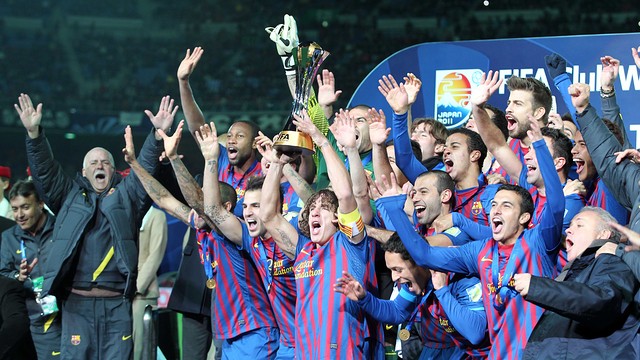 The team with the 2011 CWC trophy / PHOTO: ARCHIVE FCB