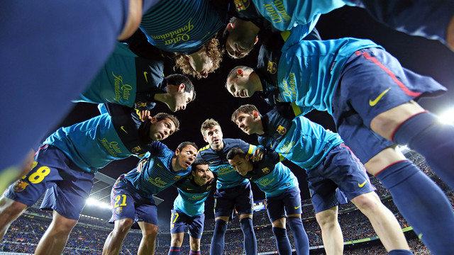 Els jugadors es conjuren abans de tornar a vestidors / FOTO: MIGUEL RUIZ - FCB