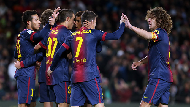 Los jugadores celebran uno de los goles marcados ante el Alavés / FOTO: MIGUEL RUIZ  FCB