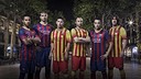 Los jugadores, con la nueva camiseta