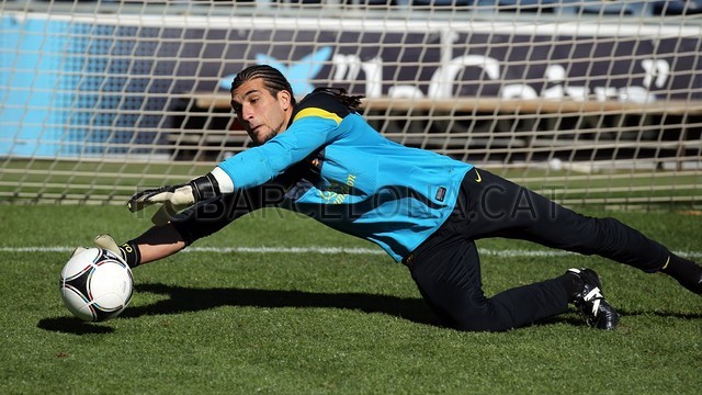 http://media2.fcbarcelona.com/media/asset_publics/resources/000/056/402/size_640x360/aturades_8_.v1370957273.JPG