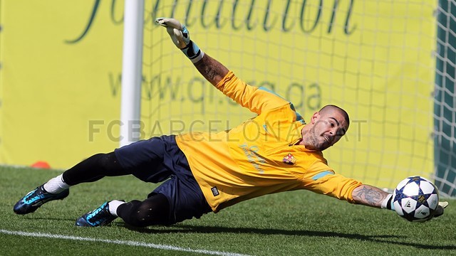 http://media2.fcbarcelona.com/media/asset_publics/resources/000/056/415/size_640x360/aturades_21_.v1370957309.JPG