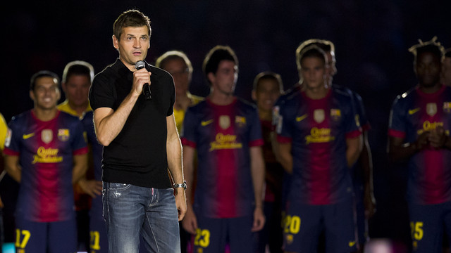 Tito Vilanova, berbicara kepada para fans / FOTO: ARXIU FCB