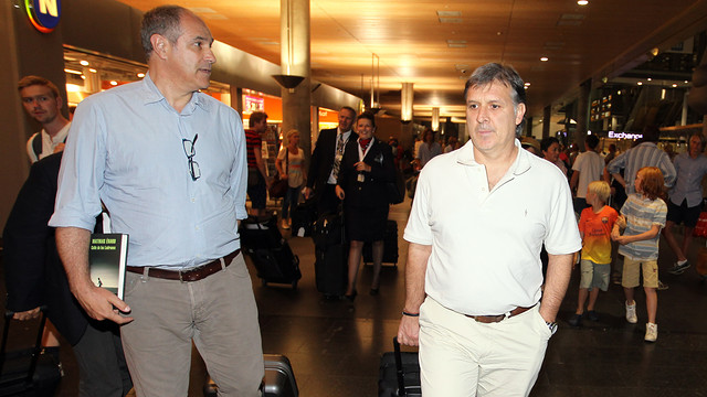 Tata Martino, llegando al aeropuerto de Oslo / FOTO: MIGUEL RUIZ-FCB