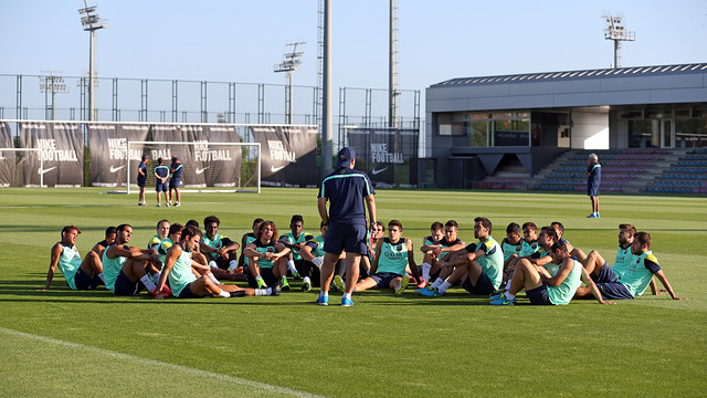 Martino gives instructions to his players / PHOTO: MIGUEL RUIZ - FCB