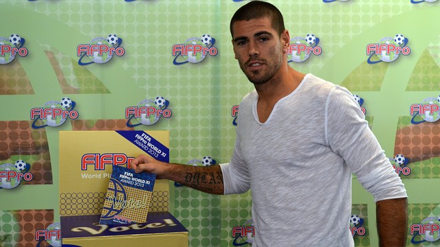 Víctor Valdés casting his vote for the FIFA/FIFPro World XI 2013  