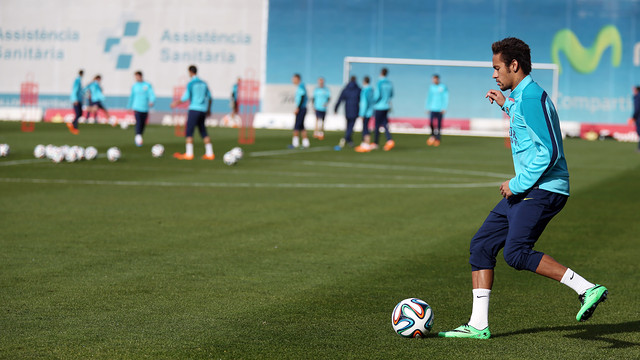 Neymar, en el campo de entrenamiento