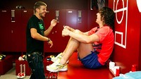 Puyol Gerard Piqué y Carles Puyol en el vestuario del Barça