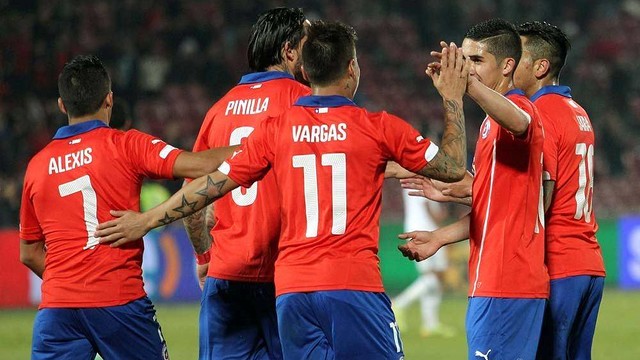 Alexis celebrating a Vargas goal with the Chile team