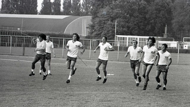 Preseason training in 1975 / PHOTO: ARCHIVO FCB
