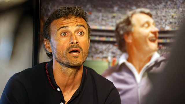 Luis Enrique, in front of a photo of Bobby Robson, at St George's Park. PHOTO: MIGUEL RUIZ-FCB.