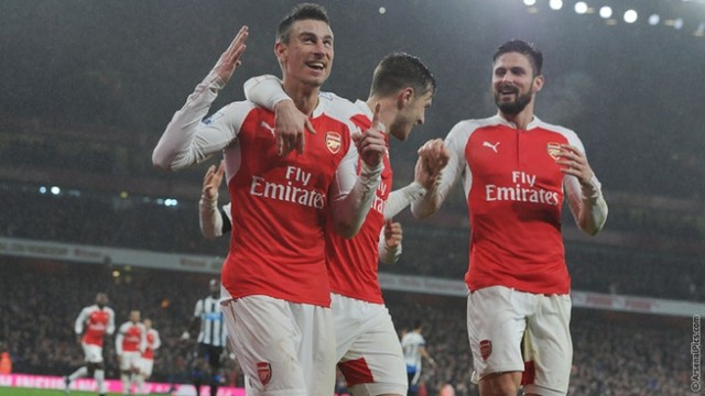 Koscielny celebrates his winner against Newcastle / ARSENAL.COM