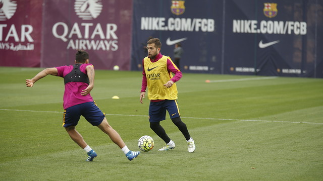 Jordi Alba durant l'entrenament d'aquest divendres / MIGUEL RUIZ - FCB