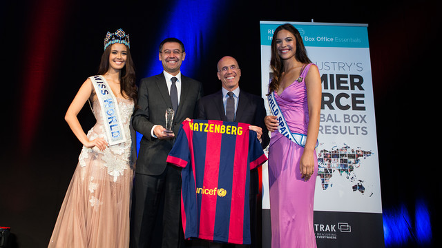  Philippines beauty Megan Young, Miss World 2013, is a Barcelona fan [Pictures]